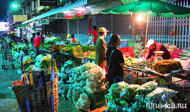 ночной рынок в пхукет-тауне