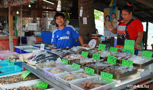 рыбный рынок на раваи