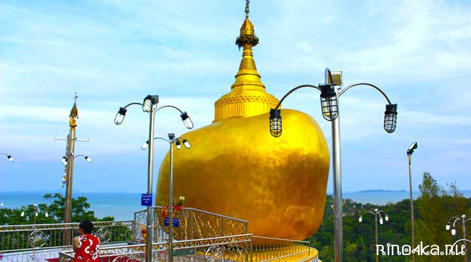 Храм с золотым камнем на Пхукете