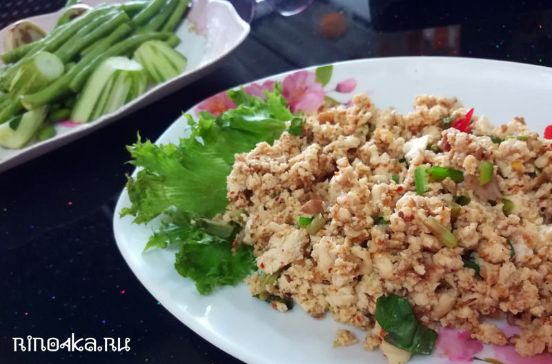 острый салат со специями таиланд