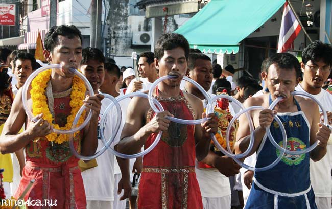 шествия масонгов пхукет таиланд