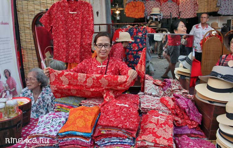 Китайская одежда на рынке