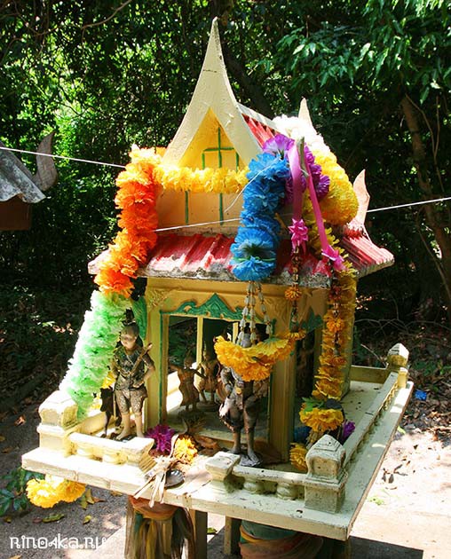 дом духов в Тайланде