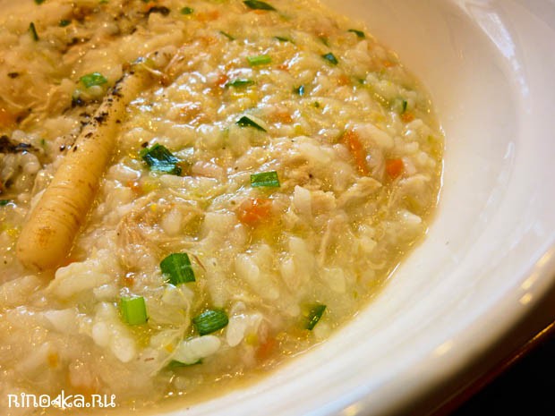 тайский рисовый суп с креветками