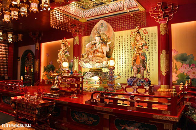 Храм Зуба Будды в Сингапуре